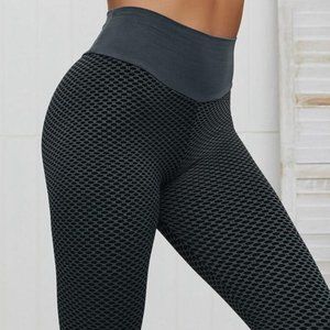 The Infamous Butt Lifting Tiktok Leggings - Black